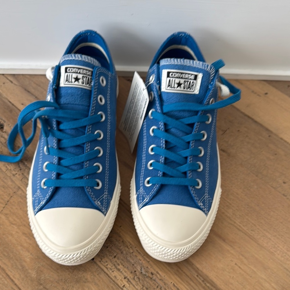 Men’s blue Converse All Stars